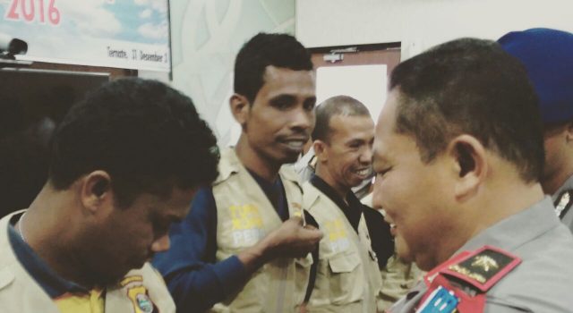 Bermitra, Wartawan Dapat Rompi Dan Pin Keselamatan Berlalulintas Dari Kapolda Malut