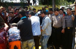 Mayat Di Dalam Mobil