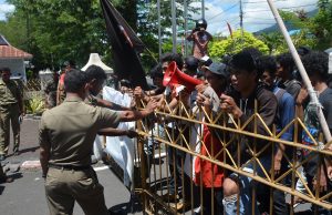 Peringati Hari Air Sedunia GAMHAS Demo Kantor Walikota Ternate