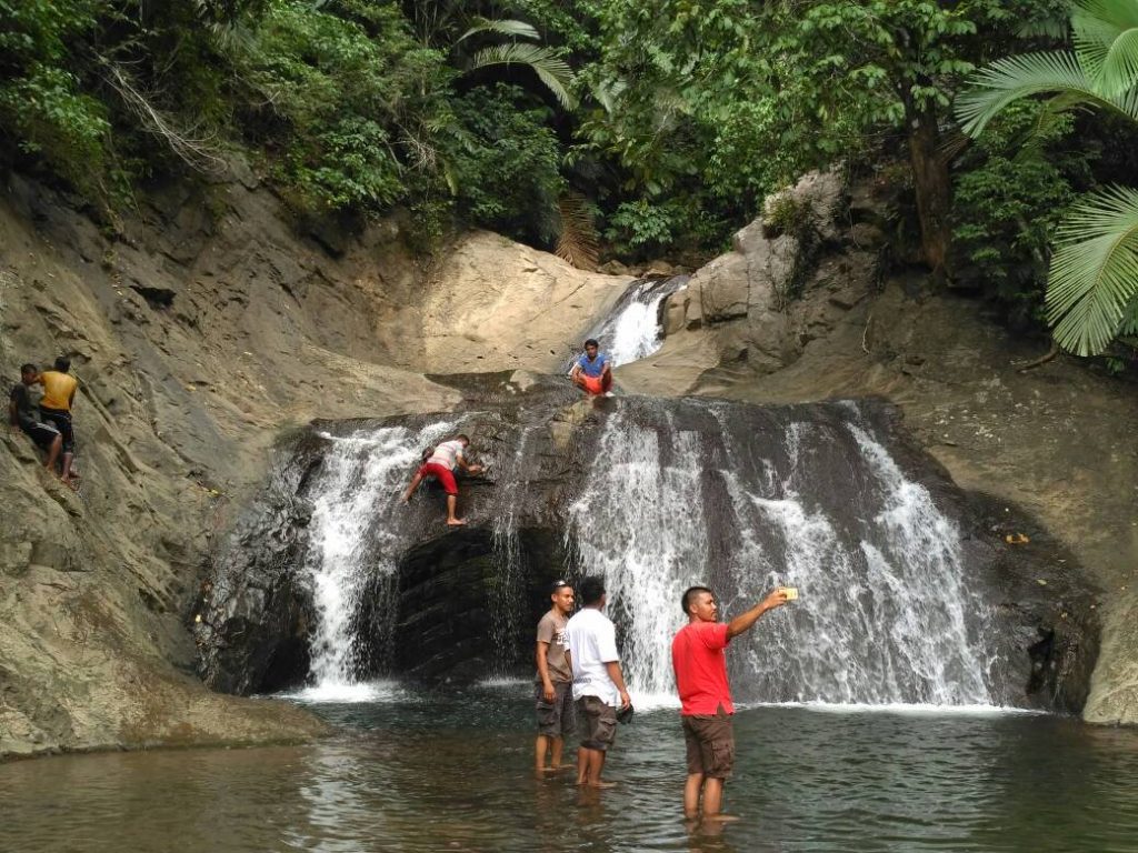 Wisata alam di Kepulauan Sula