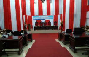 Paripurna Internal DPRD Halsel Panas