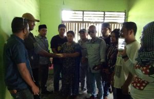 KJH Serahkan Bantuan Fitriani