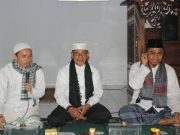 Gubernur Berbagi dengan Anak Yatim