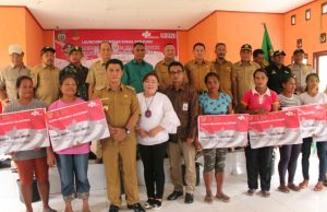 BNI dan Pemda Halbar Salurkan Bansos