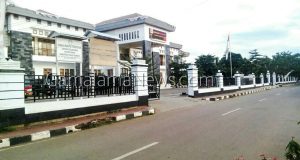 Bupati Sering Keluar Daerah, Warga Kecewa