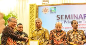 UGM beri Penghargaan Kepada Walikota Ternate