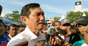 Menko Maritim Janji Perbesar Bandara Usman Sadik dan Pelabuhan Tol Laut Babang
