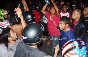 Akibat Bentrokan, Pengguna Jalan Terpaksa Berbalik Arah