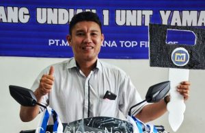 Satu Warga Ternate Dapat Undian Motor dari Top Finance
