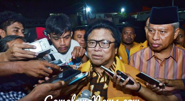 Oesman Sapta sempatkan waktu Berkunjung di Gereja GMI Ternate