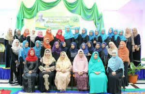 Wanita Banaat Alkhairat Provinsi Malut Gelar Maulid Nabi