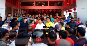 AHM Blusukan di Pasar Tobelo