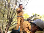 Respon Aksi Kades, Bupati dan Wakil Beda Pendapat