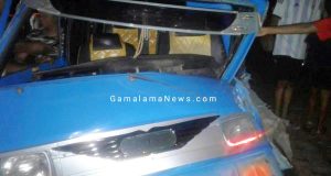 Tabrak Truk, Angkot Rusak Parah