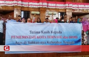 Rapat Paripurna Tentang Persetujuan Pembentukan Kelurahan Tongole