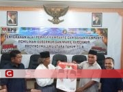KPU Serahkan Alat Peraga Kampanye ke Tim Pasangan Cagub dan Wagub