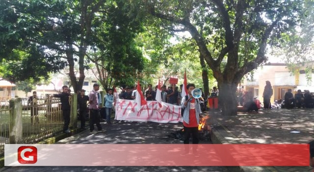 Aksi Demo Mahasiswa Program Studi Geografi