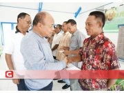 Plt Walikota Ternate Salurkan DPPK dan Insentif di Kecamatan Moti