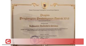 Lagi Halsel Terima Penghargaan