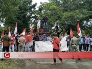 Hari Pertama Berkantor, Pemda Halbar di Demo GPPR Malut