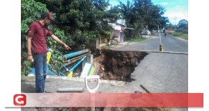 Jembatan di Desa Kusumadehe Ambruk