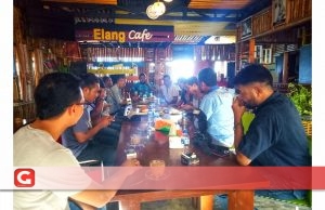 Kebersamaan di Elang Caffe Tugulufa Tidore Bersama Mitra Pers