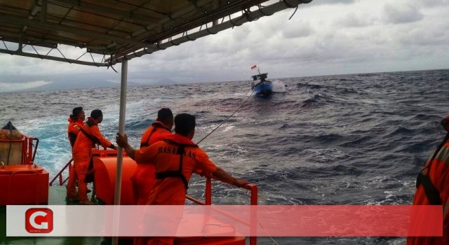 Ini Kronologis Penyelamatan Kapal Nelayan yang Alami Mati Mesin di Perairan Halmahera Barat