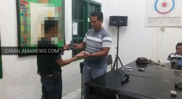 Warga Serahkan Senpi Rakitan Ke KODIM 1508 Tobelo