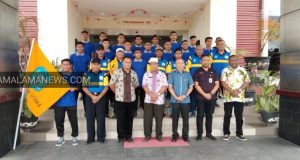 Lepas Persihalut Bertanding ke Raja Ampat, Bupati Pesan Jaga Kekompakan Tim