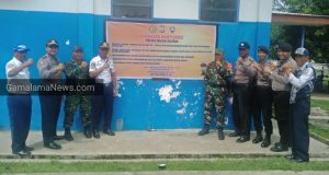 Tim Gabungan Keamanan di Halbar, Pasang Baliho Kamtibmas Natal dan Tahun Baru 2019