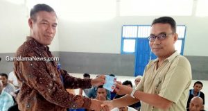 Warga Binaan Di Lapas klas IIA Ternate Melakukan Perekaman e-KTP