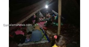 Panik Usai Gempa 5,3 SR, Warga Wewemo Buat Tenda di Pegunungan