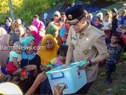 Berikan Bantuan Pada Pengungsi, Bupati Minta Masyarakat Kembali Ke Rumah