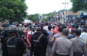 Masyarakat Tomalou dan Gurabati Saling Serang