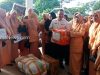 Dharma Wanita Halsel Berikan Sumbangan Korban Gempa Gane dan Bacan