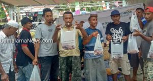 PT Bank Syariah Mandiri Cabang Ternate Menyerahkan Hewan Kurban