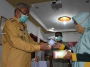 Dapat Bantuan dari BRI, Wali Kota Tidore Langsung Serahkan ke Perwakilan Puskesmas
