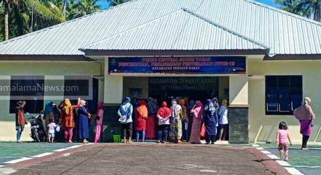 Warga Kelurahan Bula, Terima BLT Tahap 2 dari Pemerintah Pusat