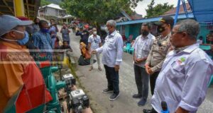 Walikota Tidore, Ali Ibrahim Serahkan Mesin Penggiling Jagung