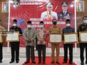 Peringatan Hari HAM Sedunia, Wagub Serahkan Penghargaan Peduli HAM ke Lima Pemerintah Daerah di Malut
