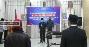 Lima Komisioner Informasi Provinsi Malut Resmi Lantik Gubernur