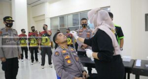 129 Personil BKO Pengamanan PSU Halut Lakukan Swab Tes Anti Gen Covid-19