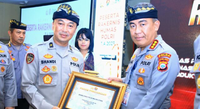 Terbaik di Zona Indonesia Timur, Bidhumas Polda Maluku Utara Raih Penghargaan