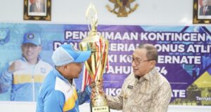 Wali Kota Beri Bonus Untuk Para Atlet Kontingen Kota Ternate