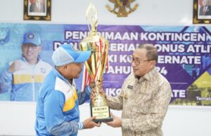 Wali Kota Beri Bonus Untuk Para Atlet Kontingen Kota Ternate